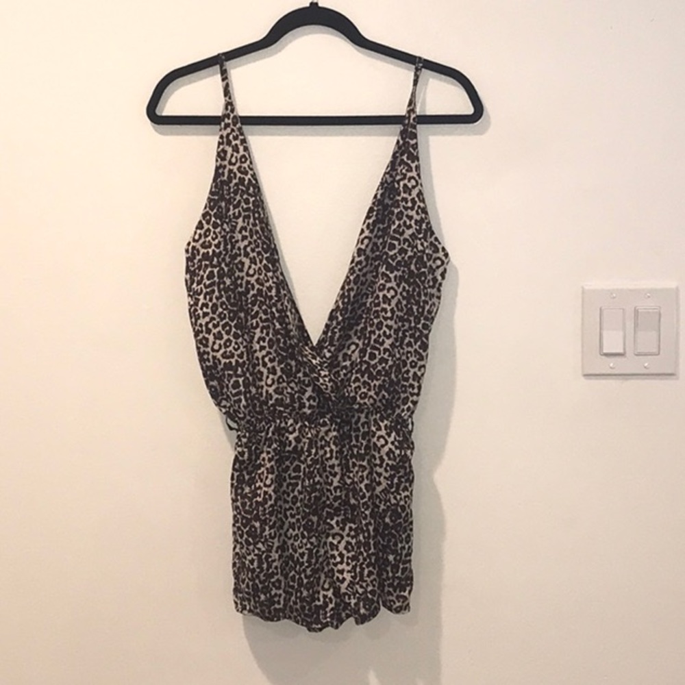 *BRAND NEW LEOPARD PRINT ROMPER